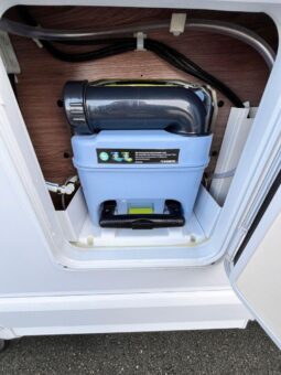 
										KNAUS L!VE WAVE T 700 MEG full									