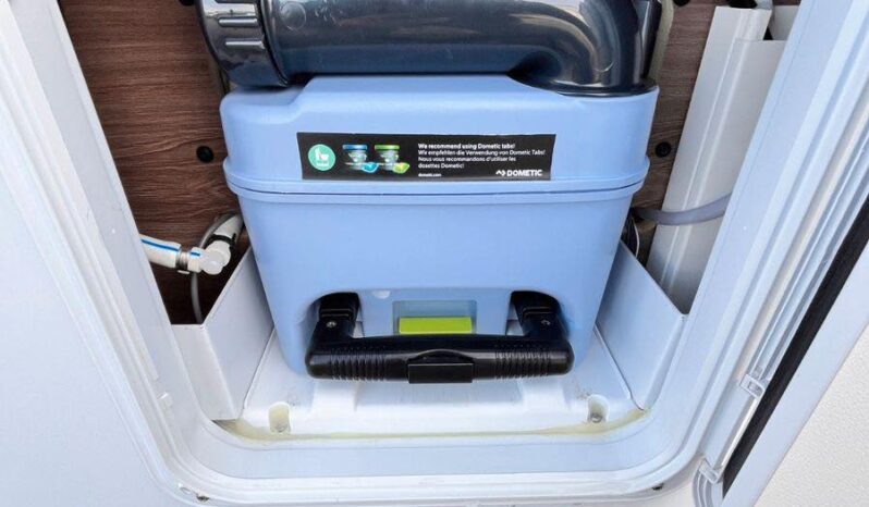 
								KNAUS L!VE WAVE T 700 MEG full									