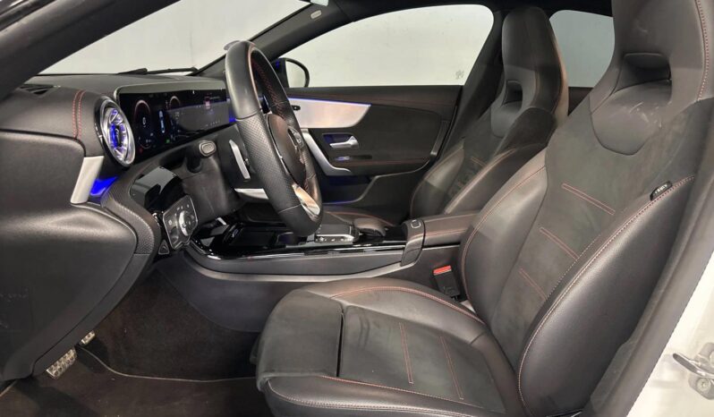 
								MERCEDES CLASSE CLA Coupé 250 e 8G-DCT AMG LINE full									