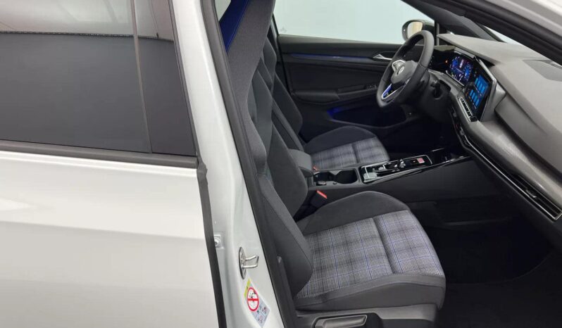 
								Volkswagen Golf GTE 1.4 eHybrid OPF 245 DSG6 full									