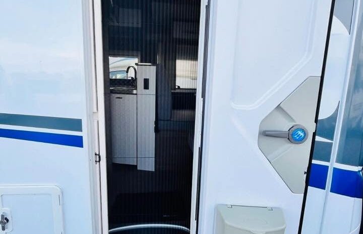 
								KNAUS L!VE WAVE T 700 MEG full									