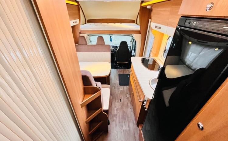 
								EURA MOBIL ACTIVA ONE 650 VB AUTOMATIQUE full									