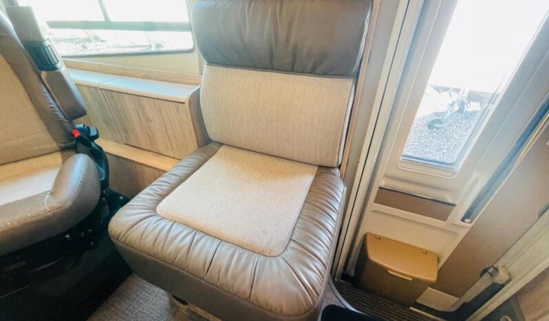 
								Eura Mobil Integra Line 695 EB full									