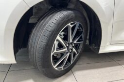 
										Toyota Yaris Hybride full									