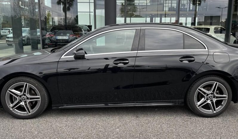 
								Mercedes-Benz Classe A 180 d 8G-DCT AMG Line full									