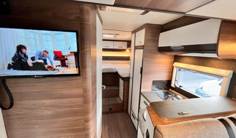 
								KNAUS L!VE WAVE T 700 MEG full									
