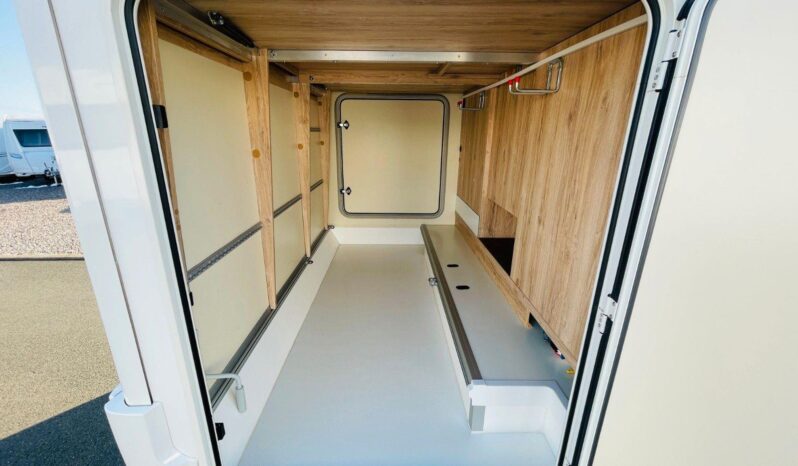 
								Eura Mobil Integra Line 695 EB full									