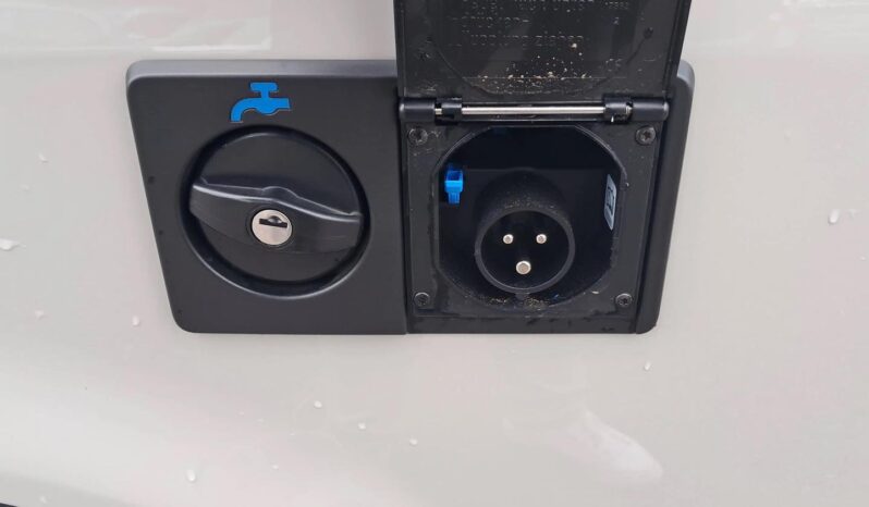 
								Volkswagen California full									